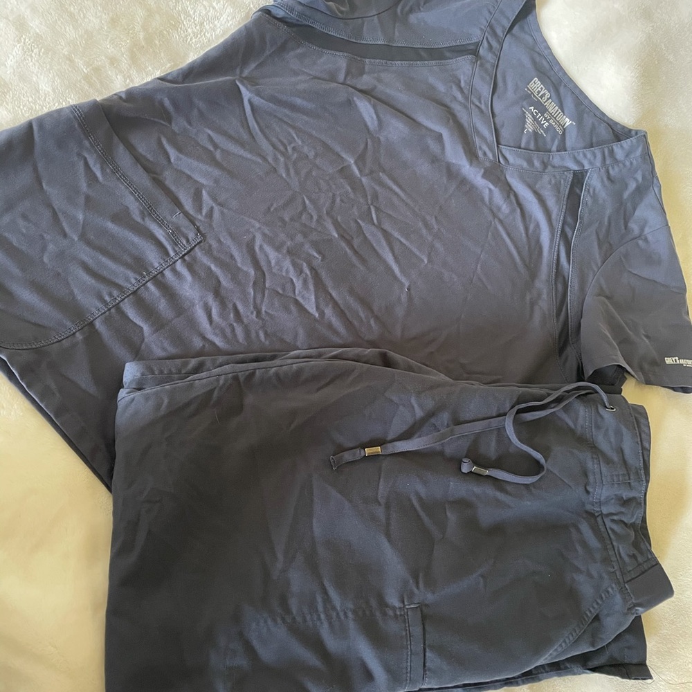 Greys anatomy steel gray active scrub set